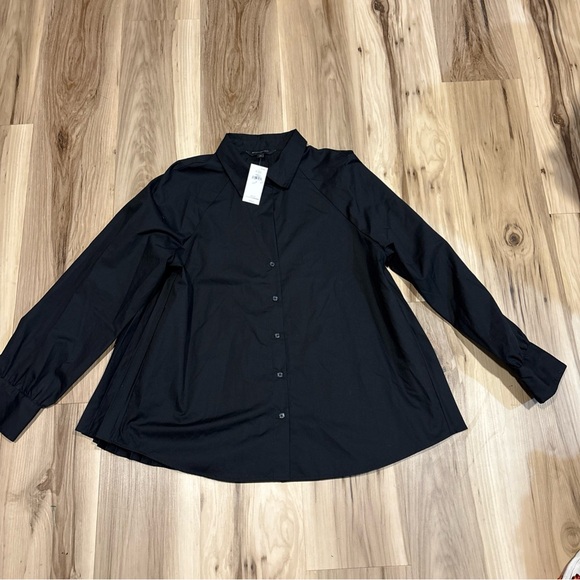 NWT Banana Republic Pleat-Back Poplin Shirt Size Med Black - Picture 2 of 10